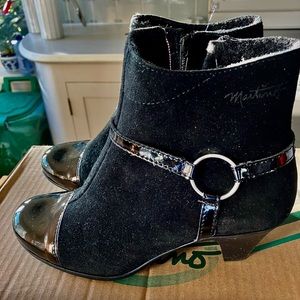 Ladies cute Ankle boots by Martino Canada Size 6 like new in original box